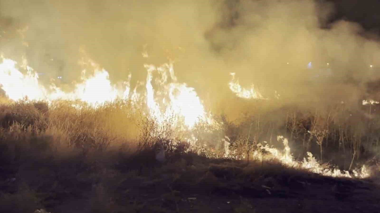 Aksaray’da boş arazideki ot yangını korkuttu