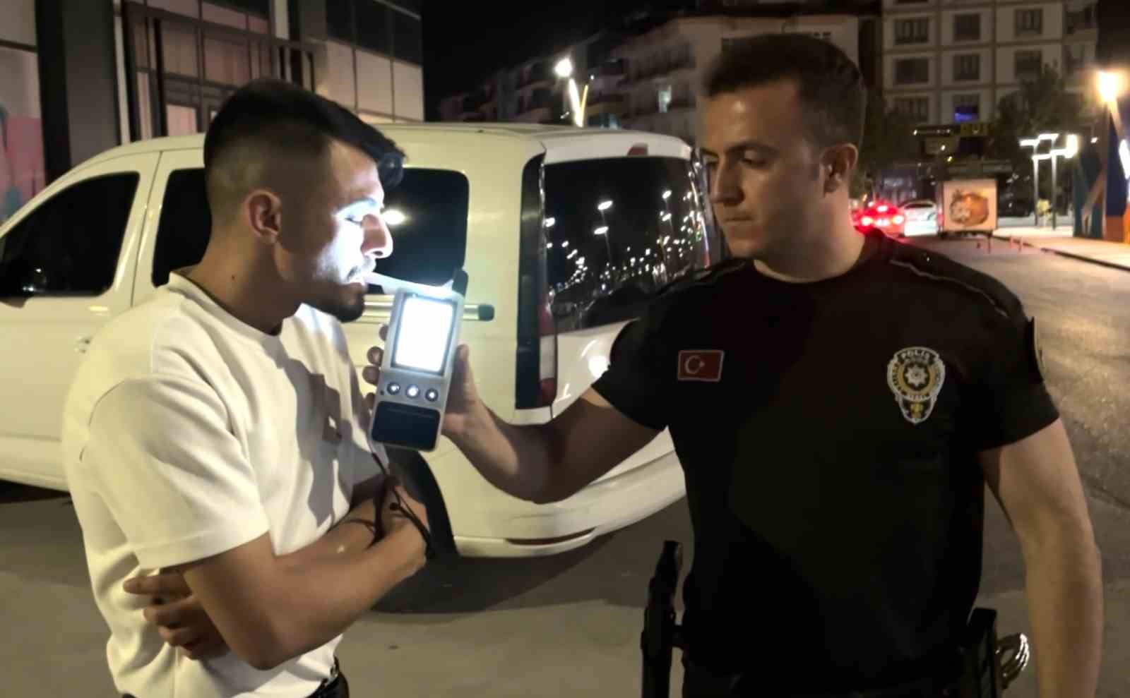 Alkollü minibüs kullanan sürücünün ehliyetine el kondu