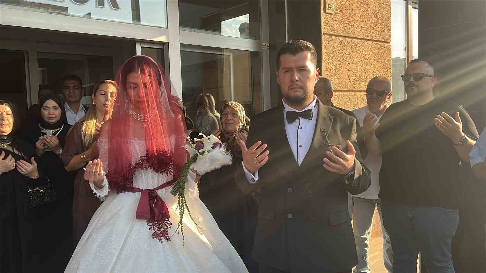 Yozgat Valisi’nin makam aracı şehit oğluna gelin arabası oldu