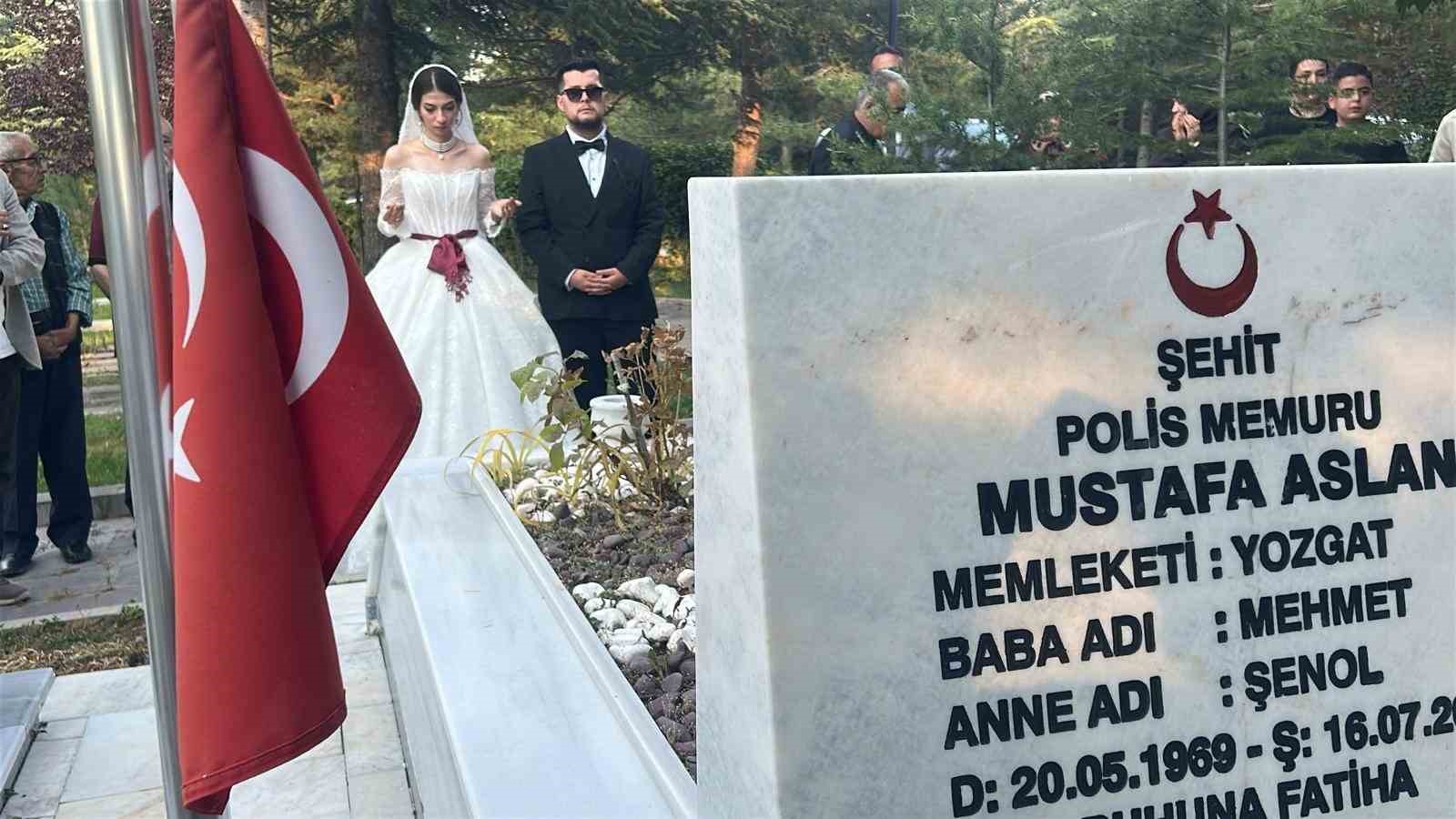 Yozgat Valisi’nin makam aracı şehit oğluna gelin arabası oldu