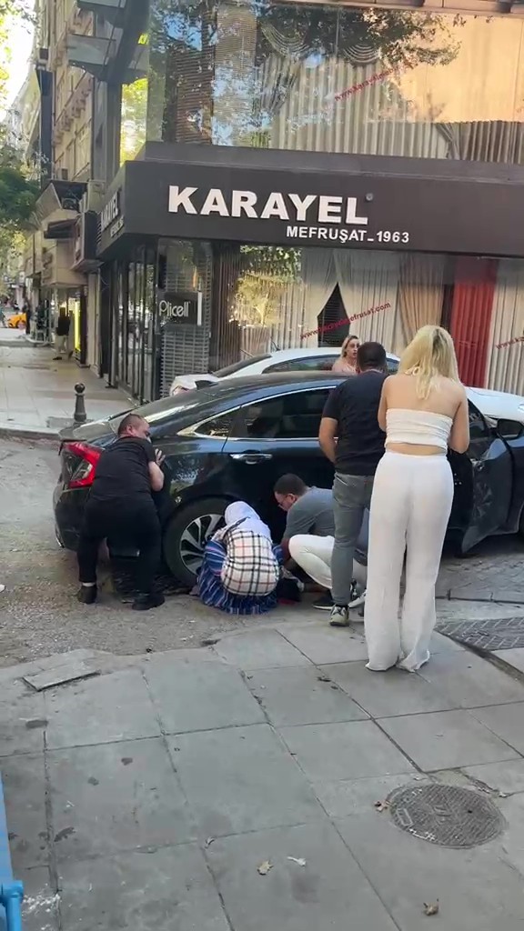 İzmit’te otomobilin çarptığı çocuk aracın altında kaldı