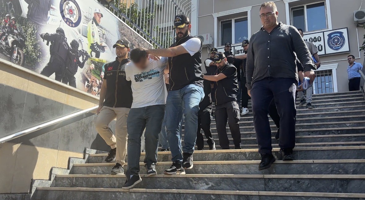 İstanbul’da toplu taşımada yankesicilik yapan şebekeye operasyon