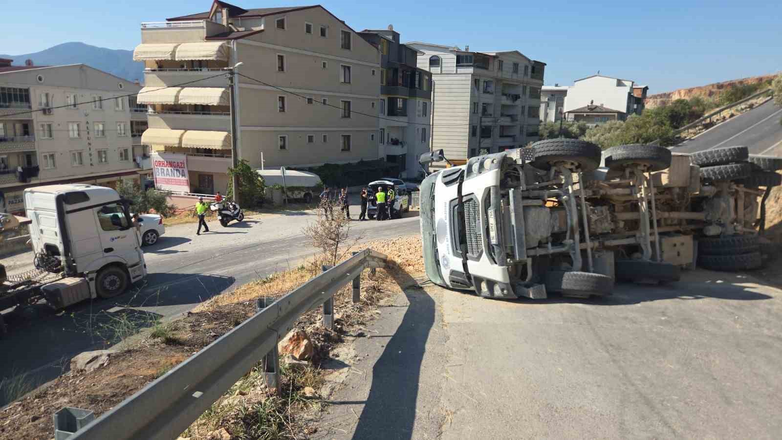 Şoförün manevrası faciayı engelledi