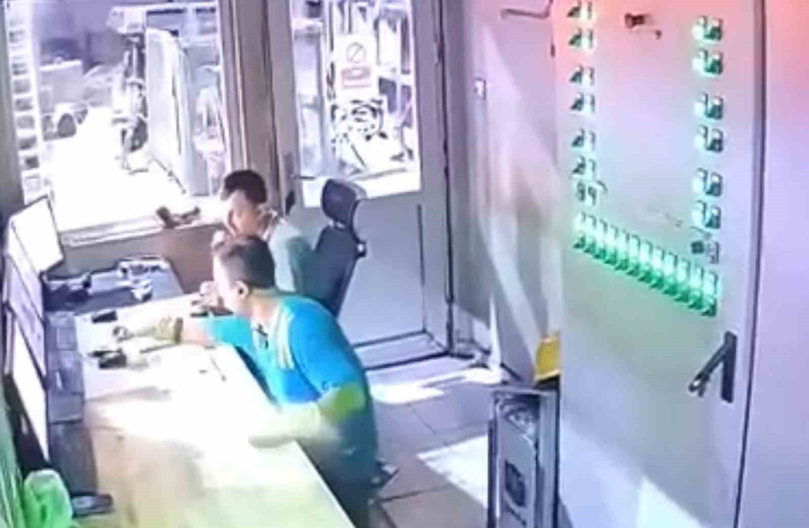 Demir çelik fabrikasındaki patlama anı kamerada
