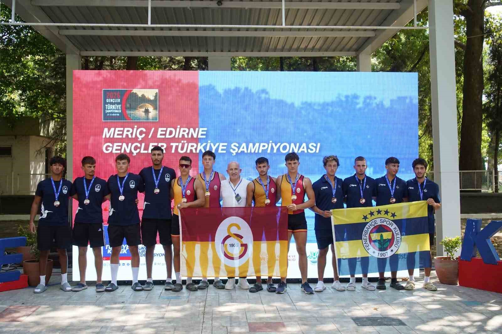 Edirne Yeşilay Gençler Türkiye Kürek Şampiyonası’na ev sahipliği yaptı