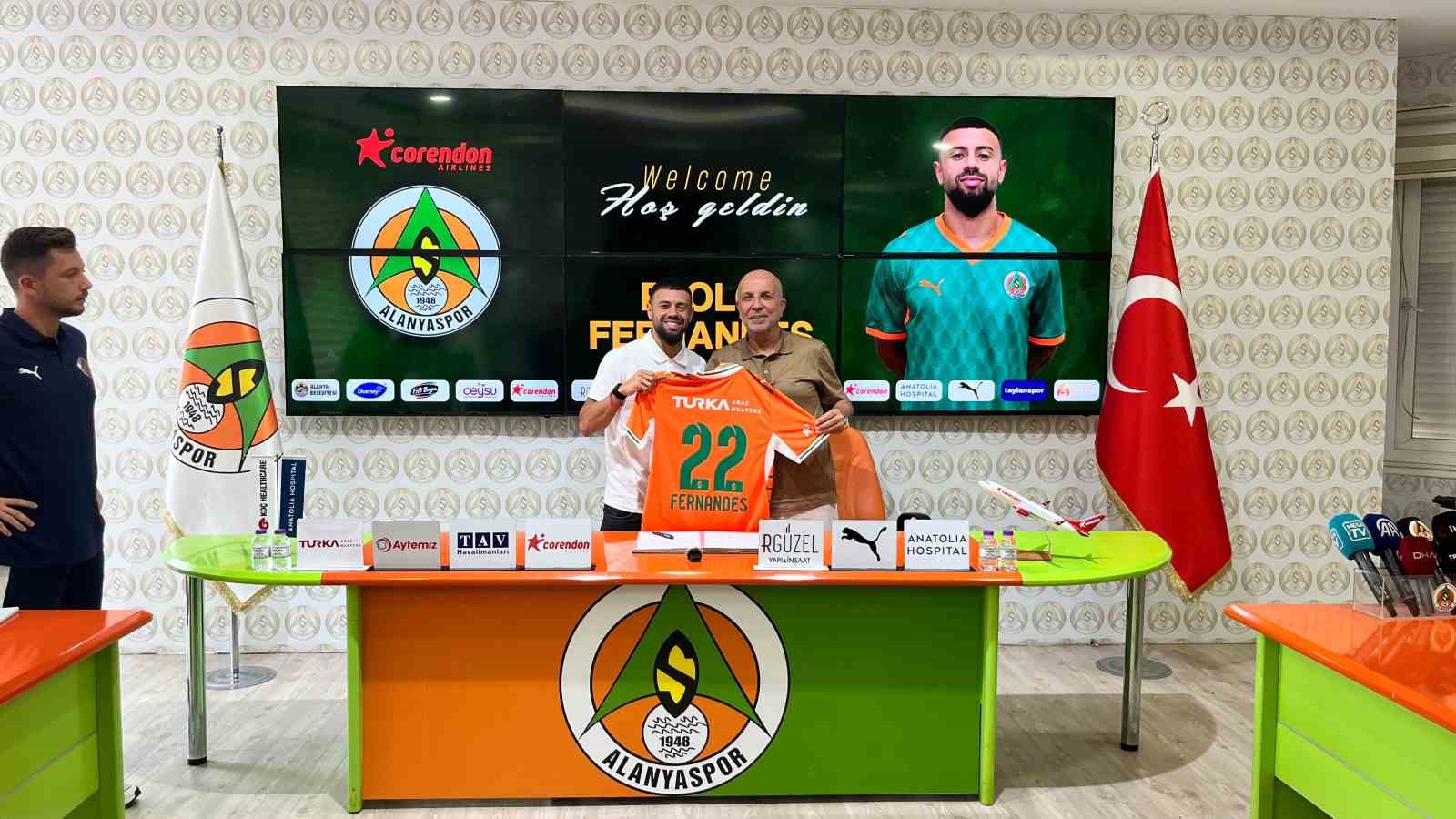 Alanyaspor, AEK forması giyen Paolo Fernandes’i kiralık olarak kadrosuna kattı