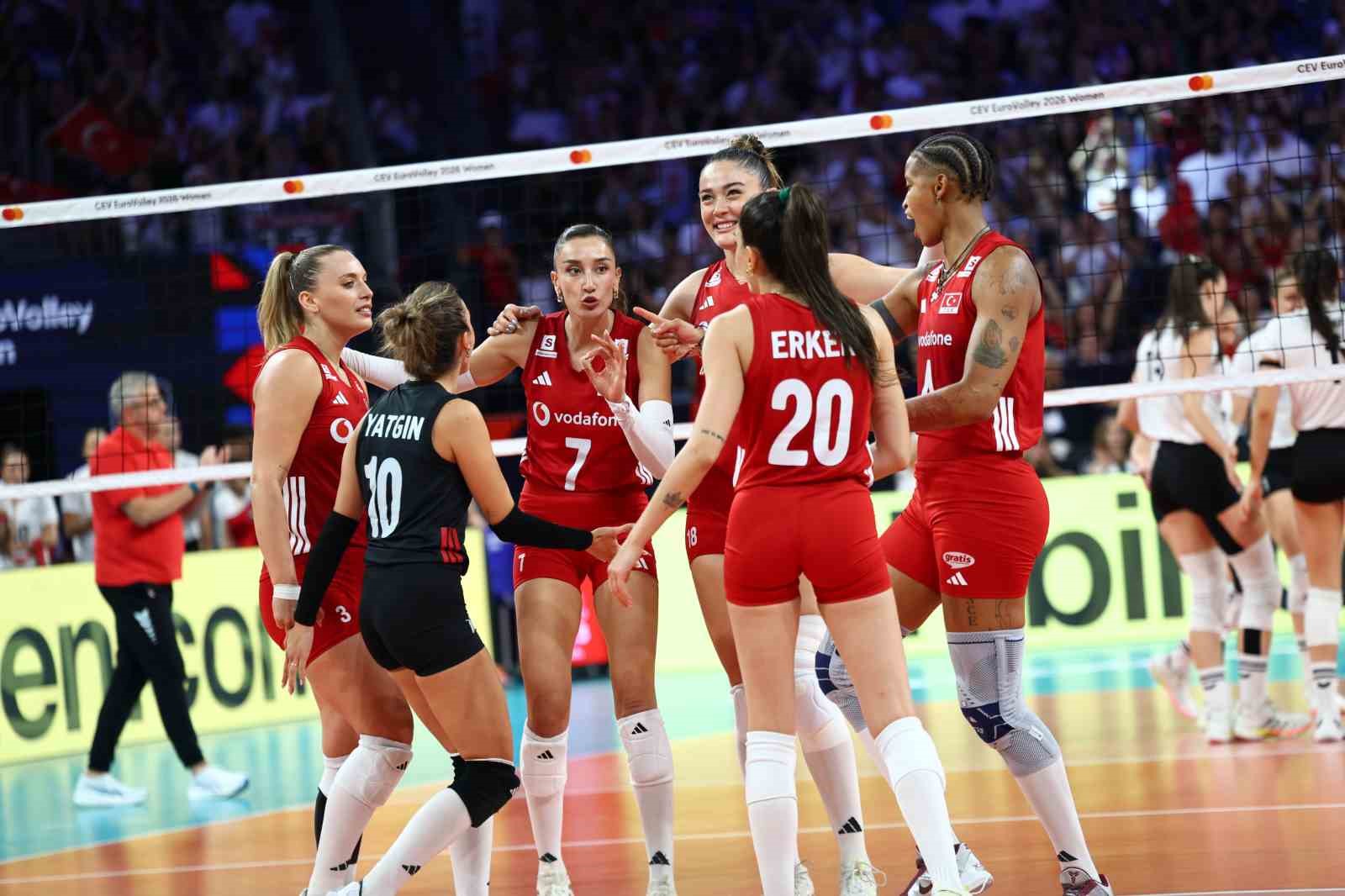 Milliler, CEV Avrupa Şampiyonası’nda 3’te 3 yaptı