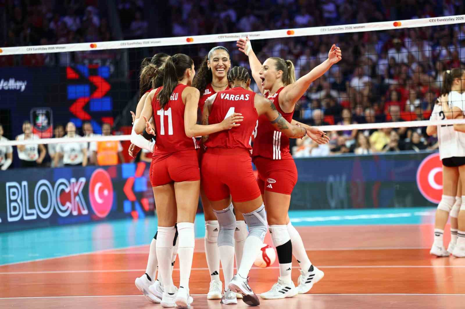 Milliler, CEV Avrupa Şampiyonası’nda 3’te 3 yaptı