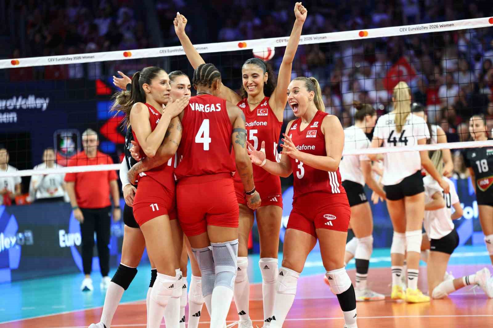 Milliler, CEV Avrupa Şampiyonası’nda 3’te 3 yaptı