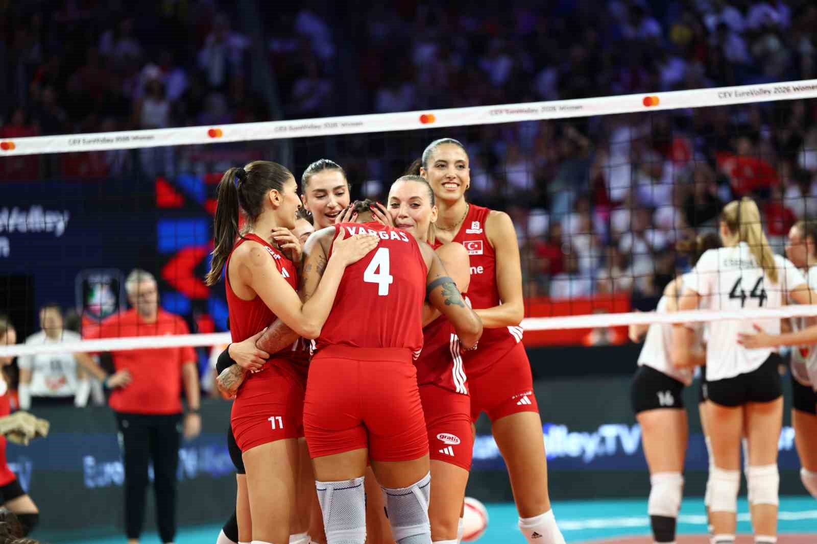 Milliler, CEV Avrupa Şampiyonası’nda 3’te 3 yaptı