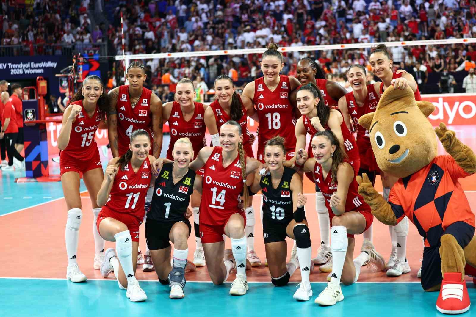 Milliler, CEV Avrupa Şampiyonası’nda 3’te 3 yaptı