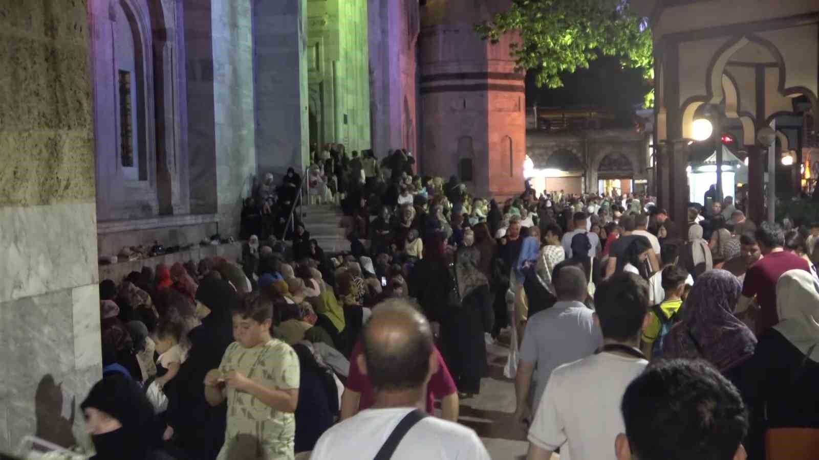 Bursa’da Mevlid Kandili Ulu Cami’de dualarla idrak edildi
