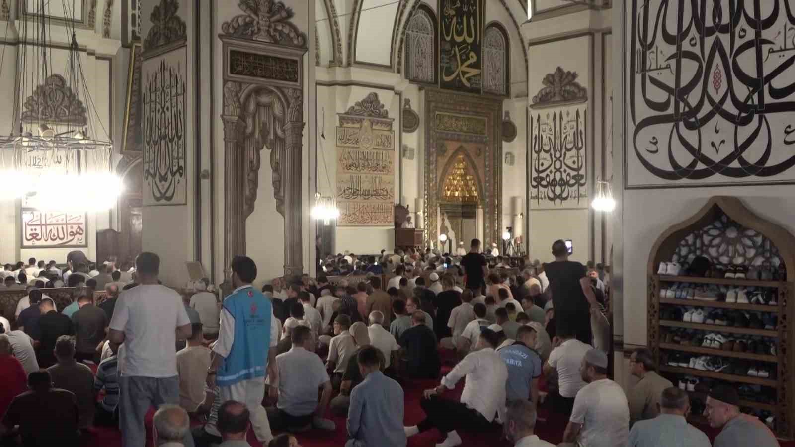 Bursa’da Mevlid Kandili Ulu Cami’de dualarla idrak edildi