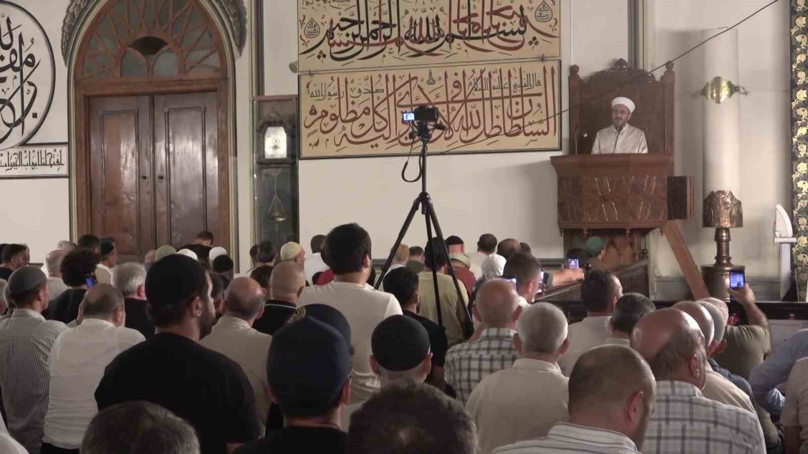 Bursa’da Mevlid Kandili Ulu Cami’de dualarla idrak edildi