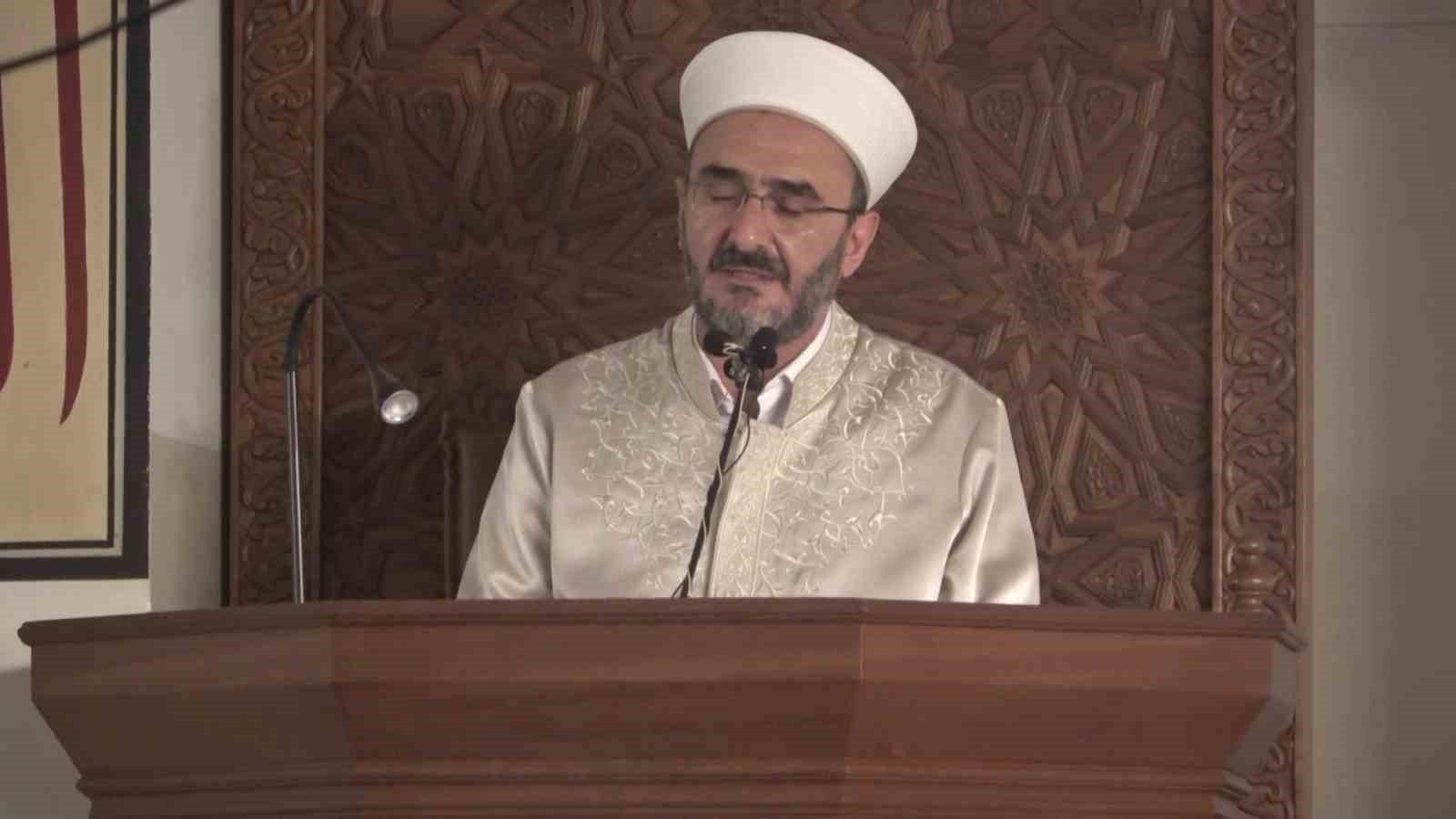 Bursa’da Mevlid Kandili Ulu Cami’de dualarla idrak edildi
