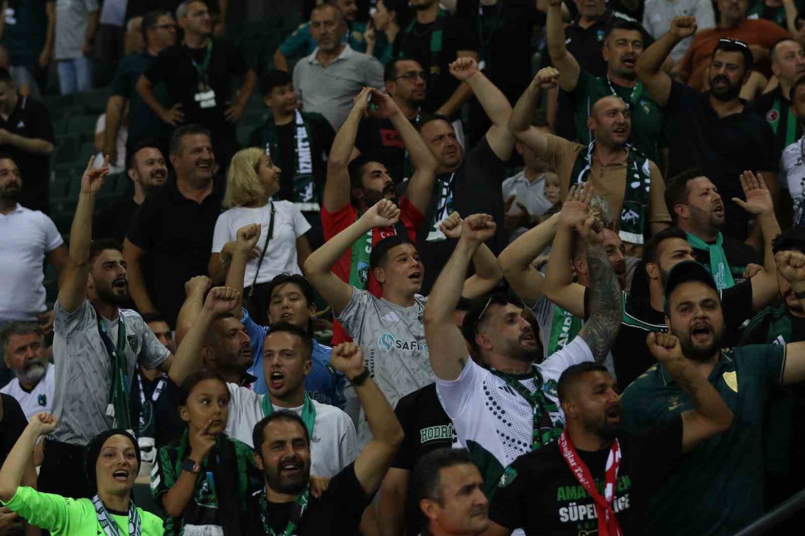 Trendyol Süper Lig: Kocaelispor: 1 - Amed Sportif Faaliyetler: 0 (Maç devam ediyor)