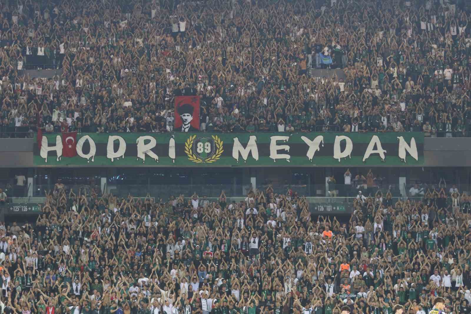 Trendyol Süper Lig: Kocaelispor: 1 - Amed Sportif Faaliyetler: 0 (Maç devam ediyor)