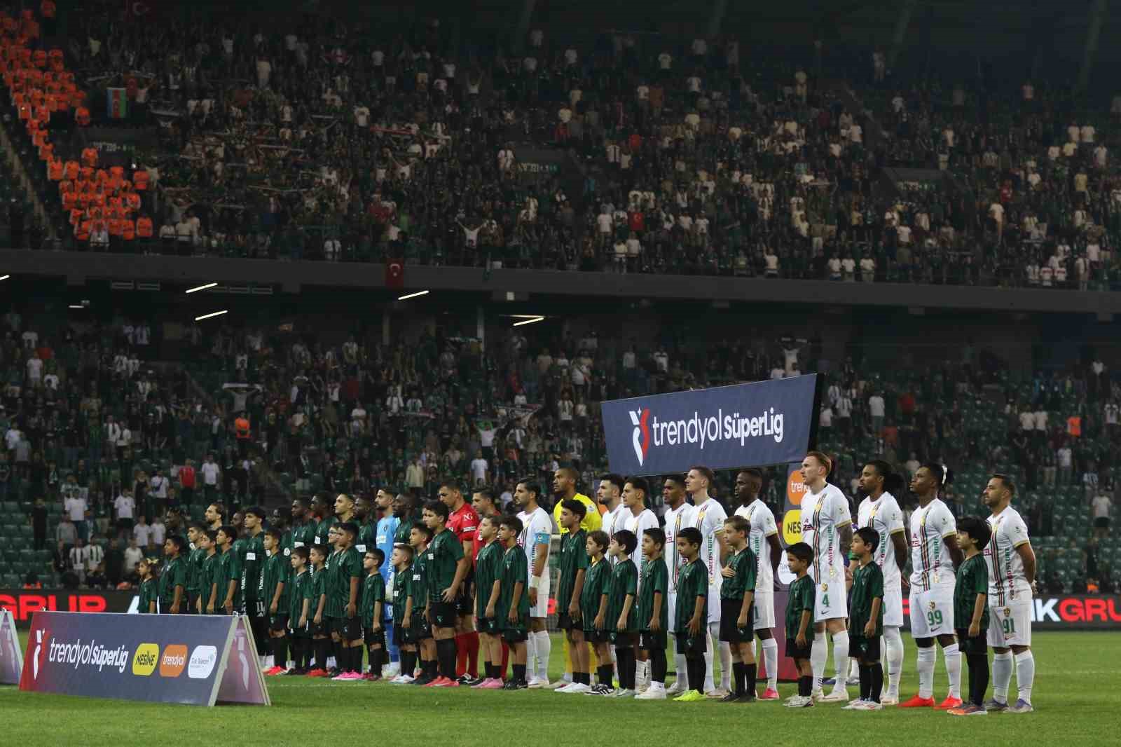 Trendyol Süper Lig: Kocaelispor: 1 - Amed Sportif Faaliyetler: 0 (Maç devam ediyor)