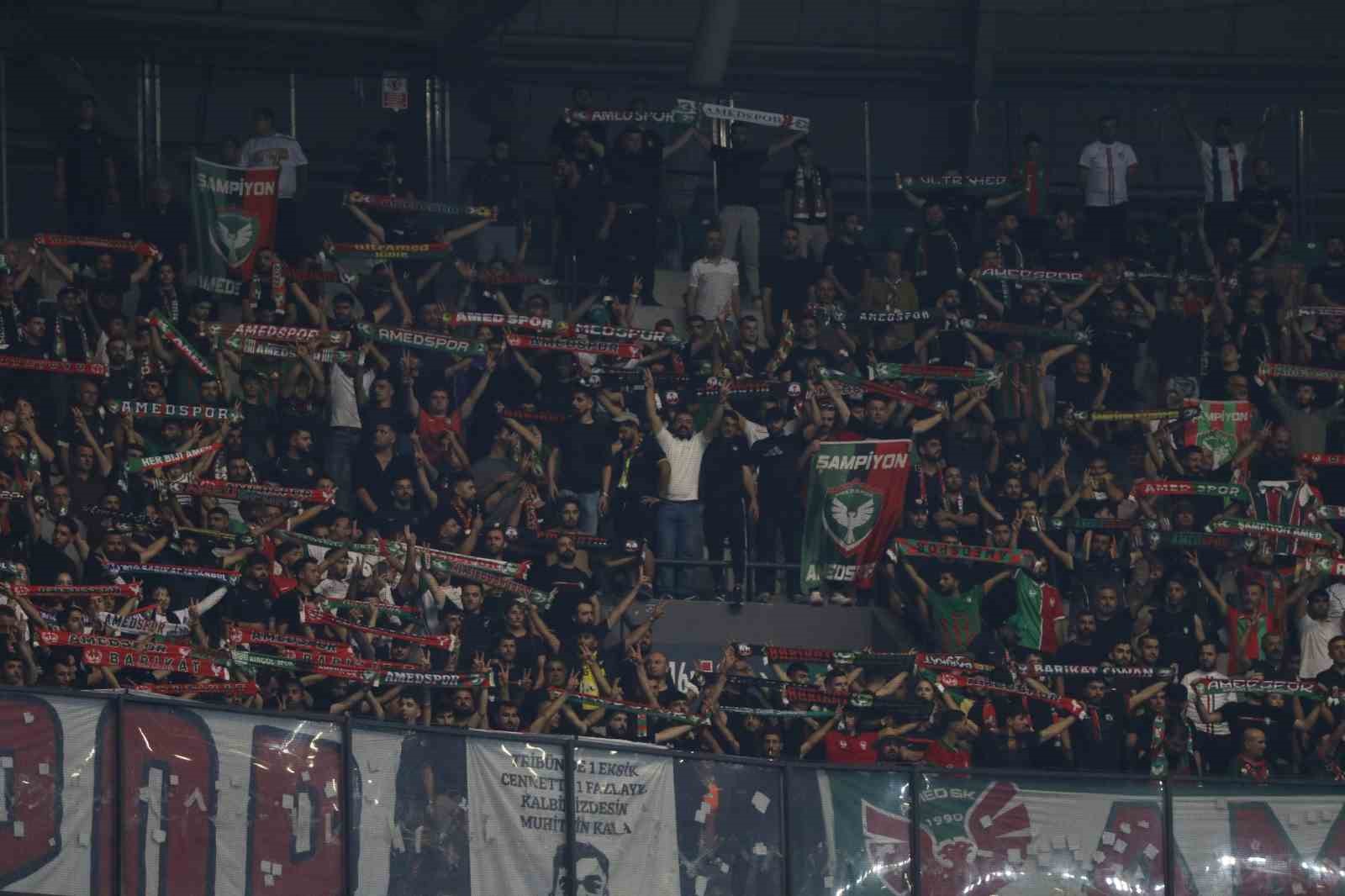 Trendyol Süper Lig: Kocaelispor: 1 - Amed Sportif Faaliyetler: 0 (Maç devam ediyor)