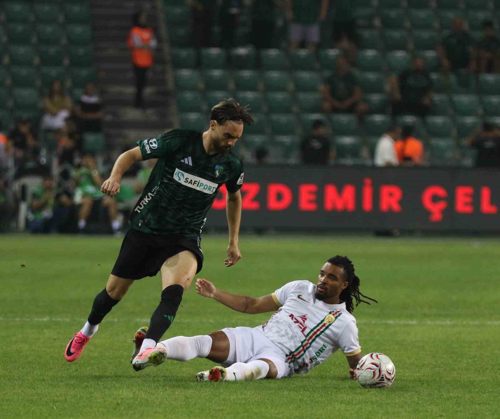 Trendyol Süper Lig: Kocaelispor: 1 - Amed Sportif Faaliyetler: 0 (Maç devam ediyor)