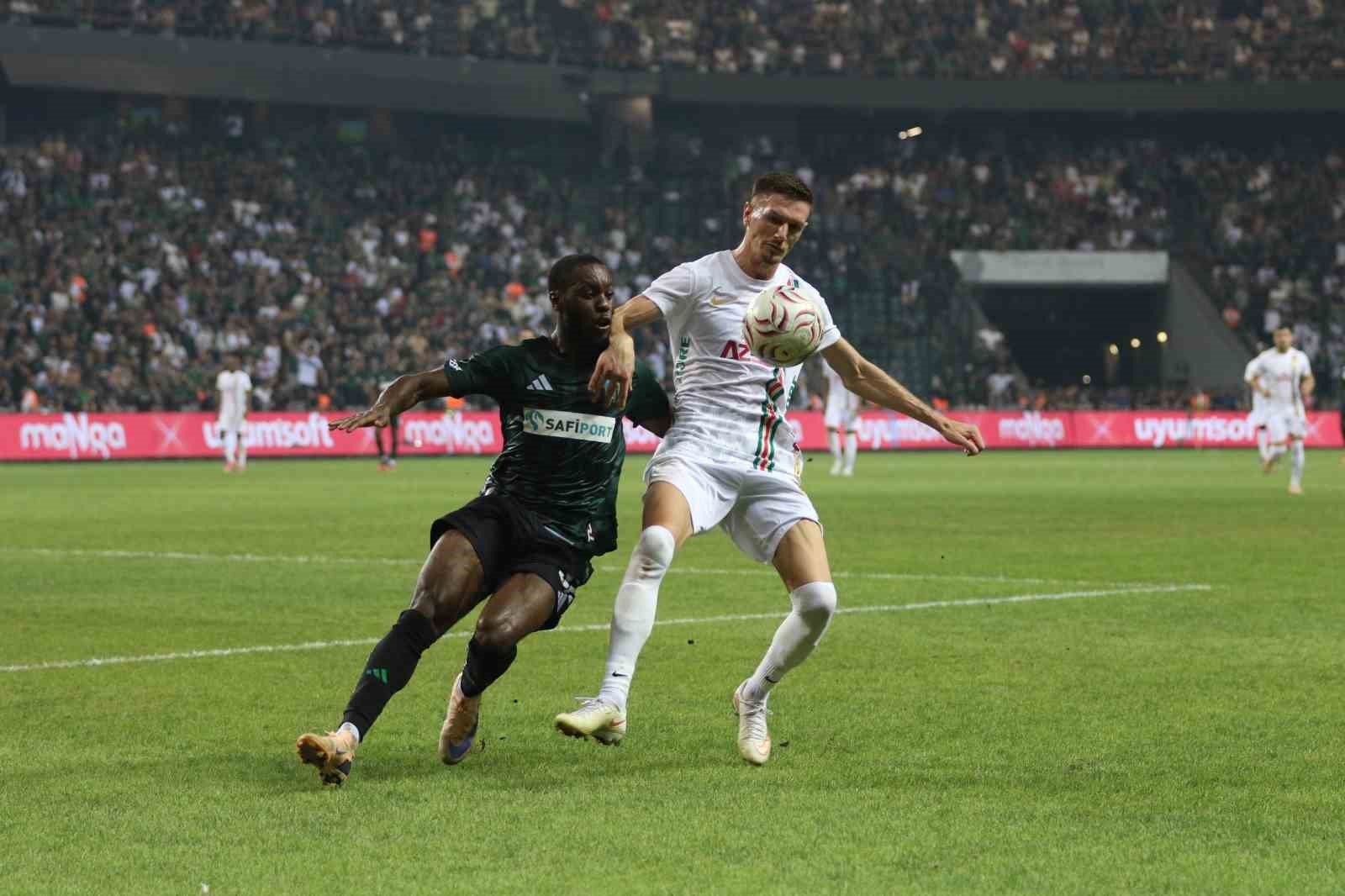Trendyol Süper Lig: Kocaelispor: 2 - Amed Sportif Faaliyetler: 0 (Maç sonucu)