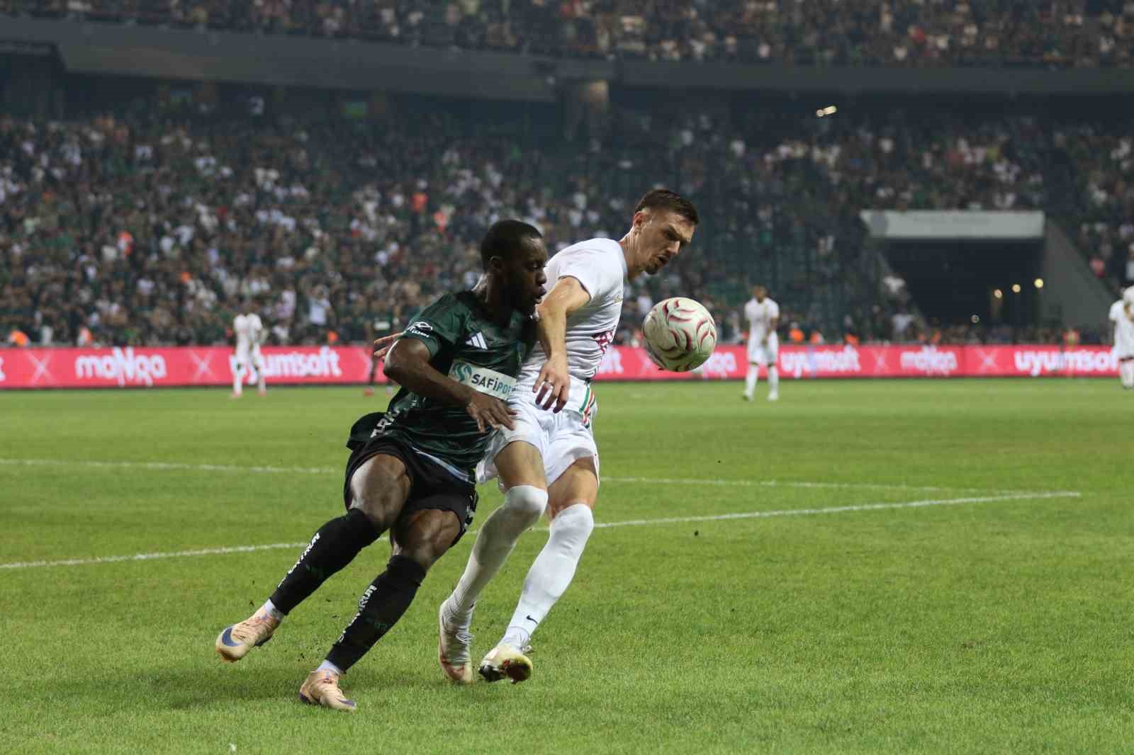 Trendyol Süper Lig: Kocaelispor: 2 - Amed Sportif Faaliyetler: 0 (Maç sonucu)