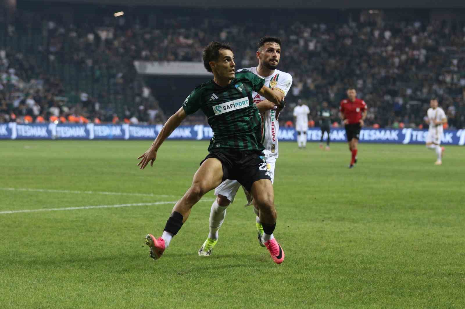 Trendyol Süper Lig: Kocaelispor: 2 - Amed Sportif Faaliyetler: 0 (Maç sonucu)