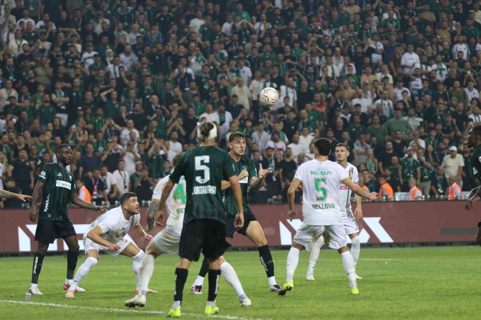 Trendyol Süper Lig: Kocaelispor: 2 - Amed Sportif Faaliyetler: 0 (Maç sonucu)