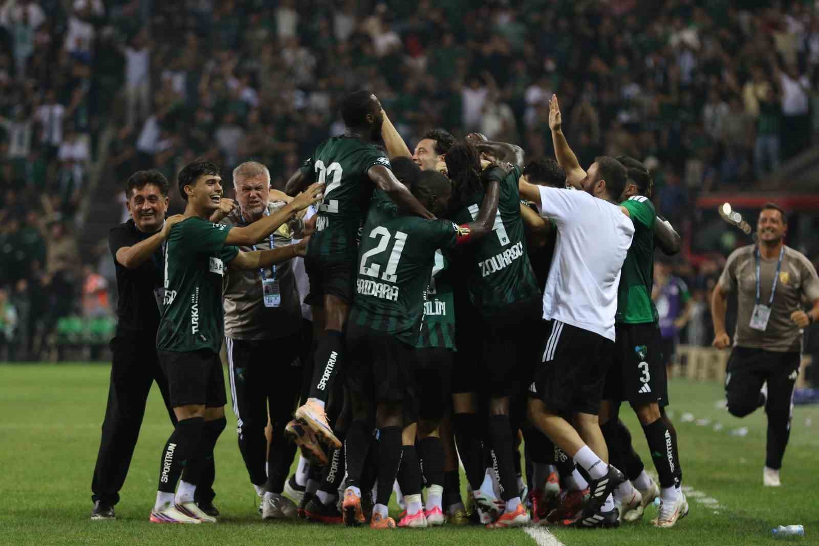 Trendyol Süper Lig: Kocaelispor: 2 - Amed Sportif Faaliyetler: 0 (Maç sonucu)