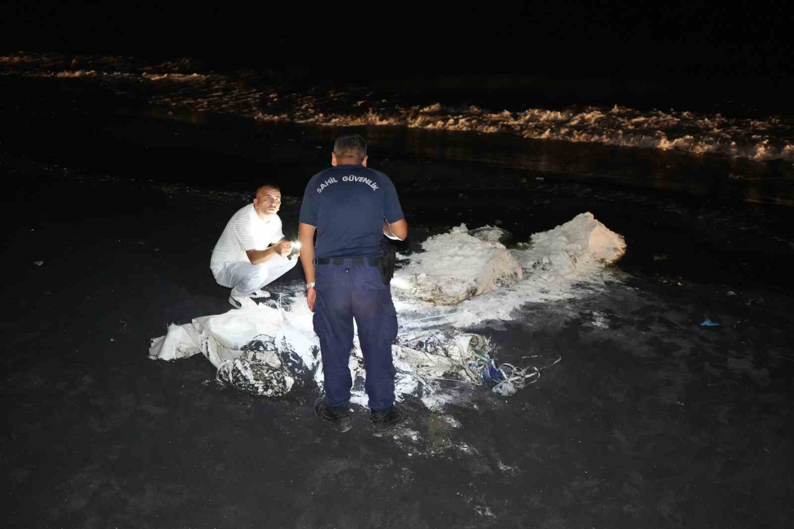 Samsun sahilinde şüpheli madde paniği: Ekipler alarma geçti