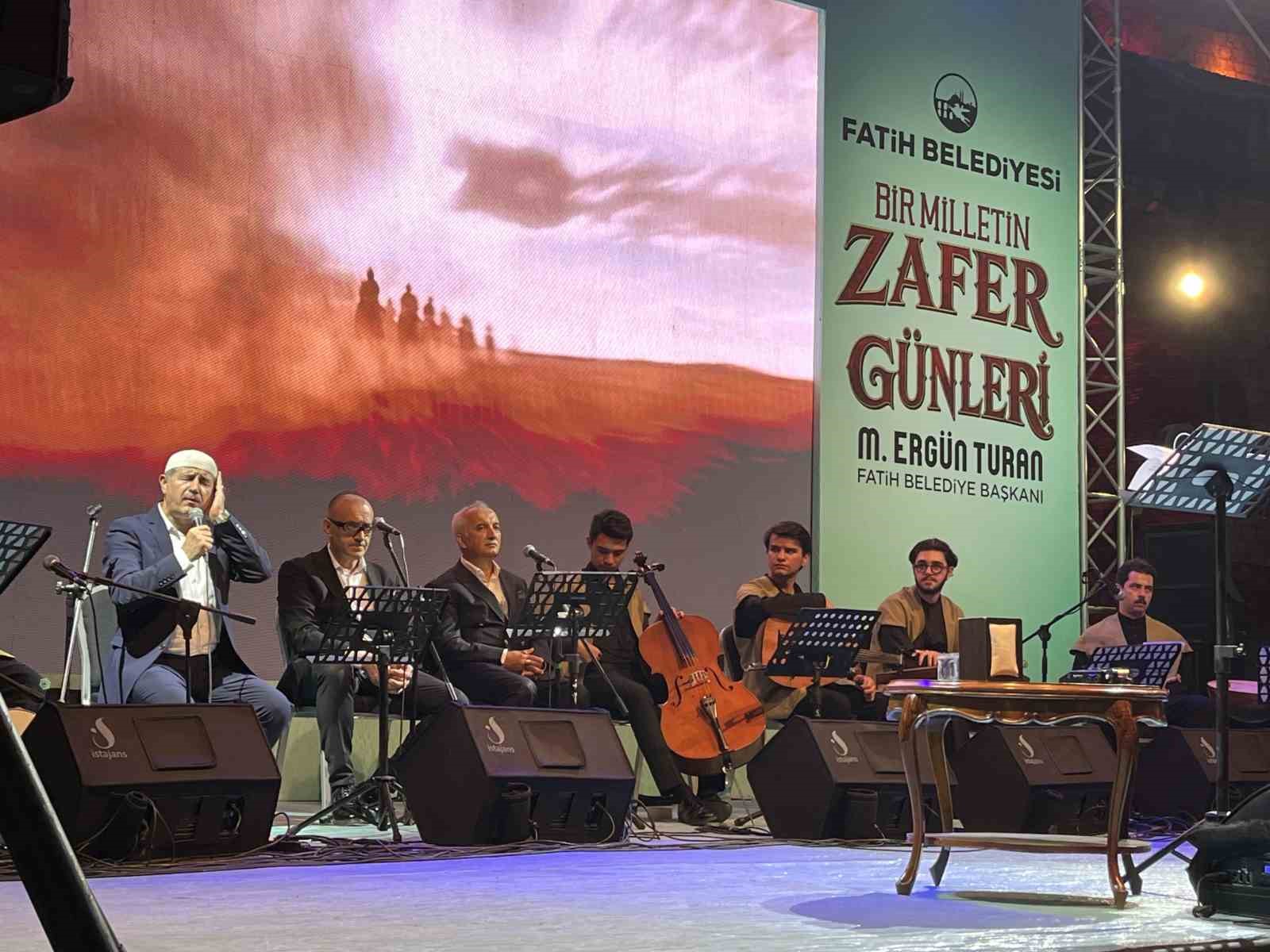 Fatih’te Mevlid Kandili programına yoğun ilgi