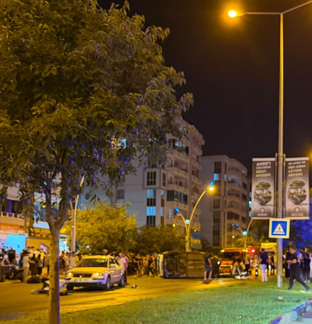 Diyarbakır’da otomobiller çarpıştı: 3 yaralı