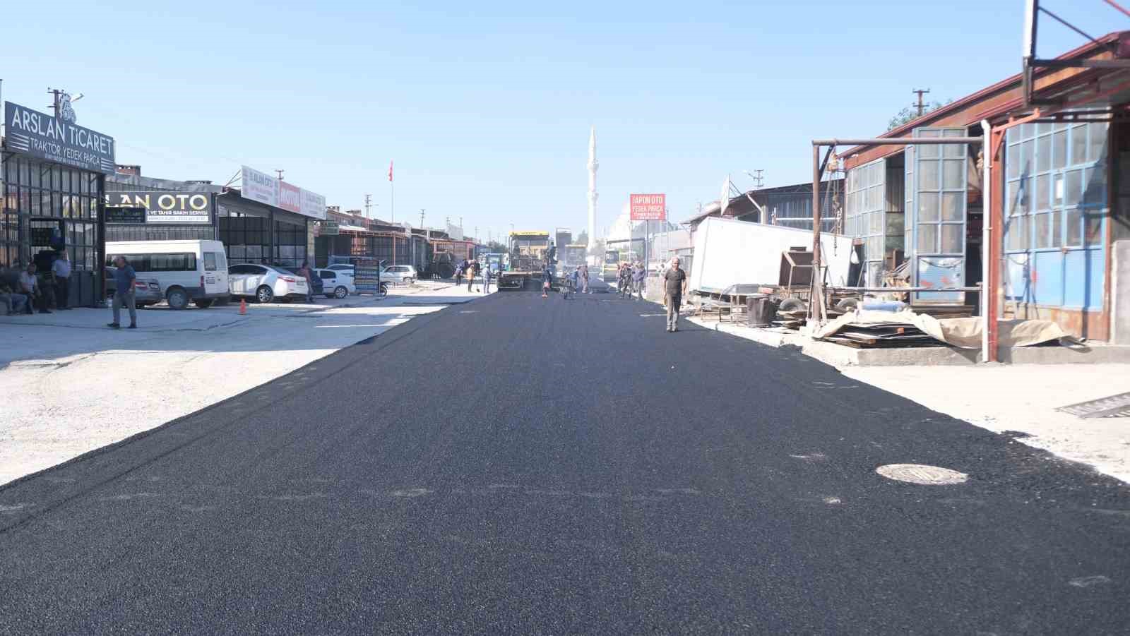 Sorgun Sanayi Sitesi’nde asfalt ve çevre düzenleme çalışmaları sürüyor