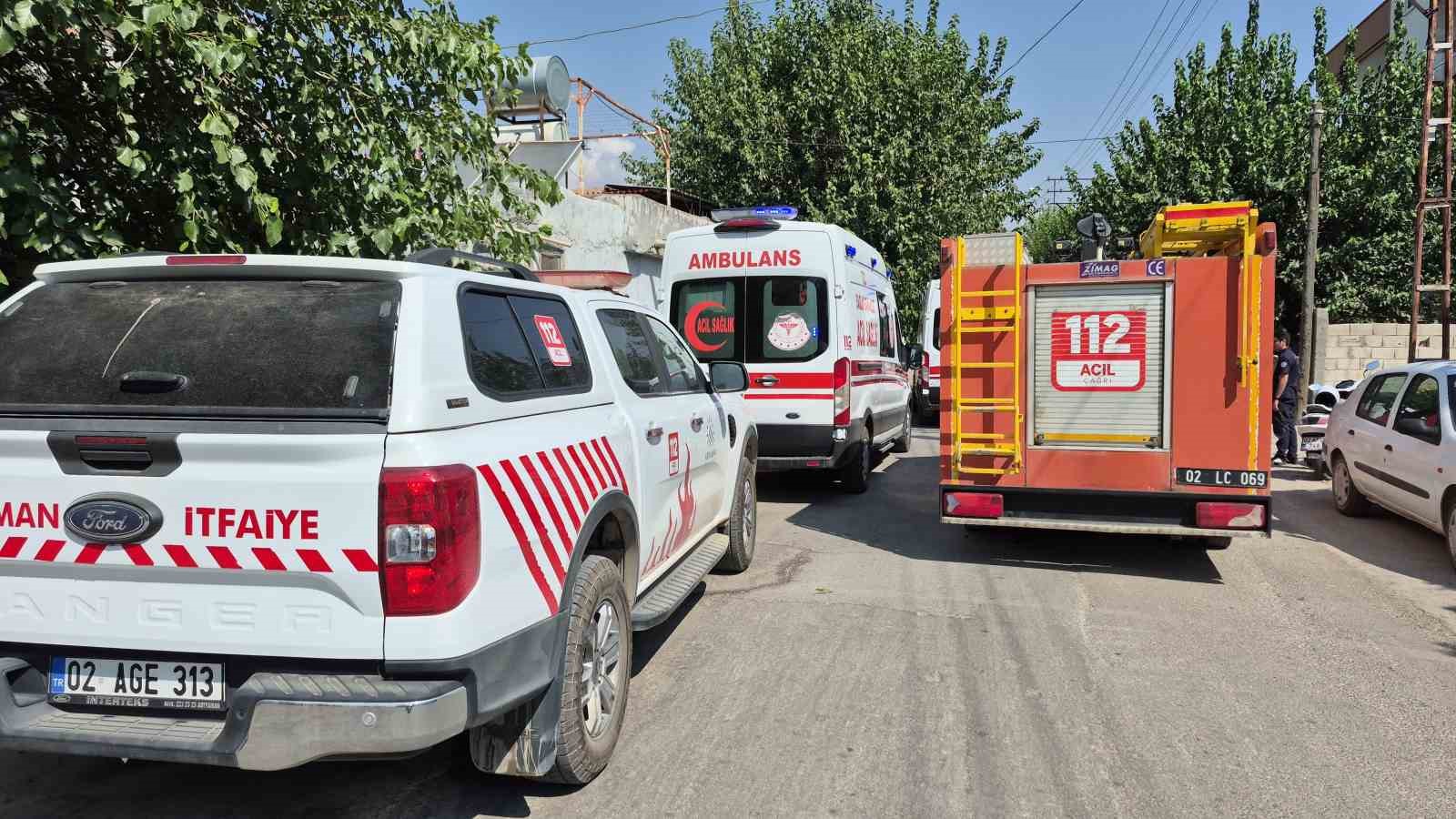 Yıkmaya çalıştığı ev üzerine çöktü: 1 yaralı