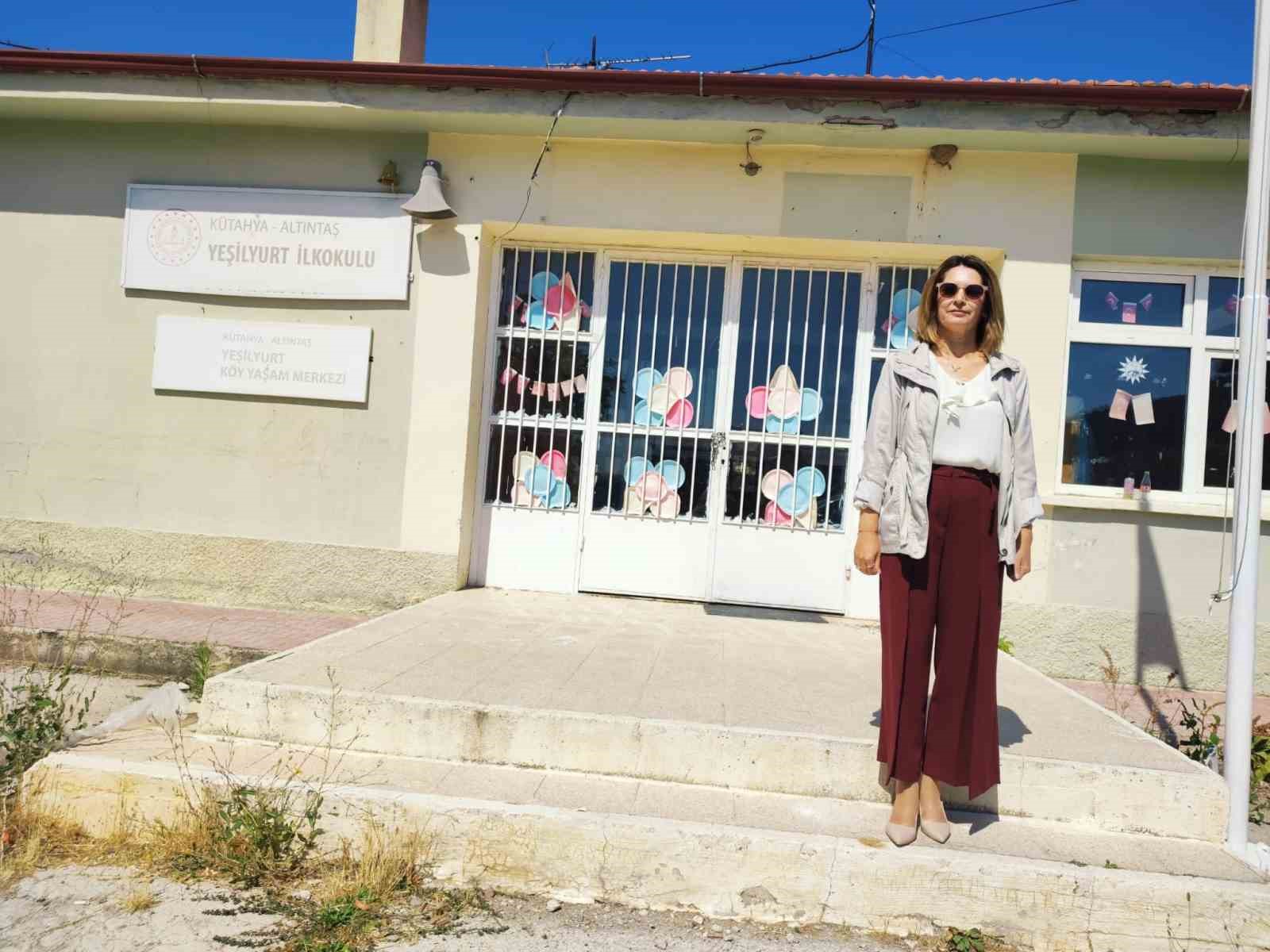 Altıntaş’ta köy okullarında tadilat çalışmaları sürüyor