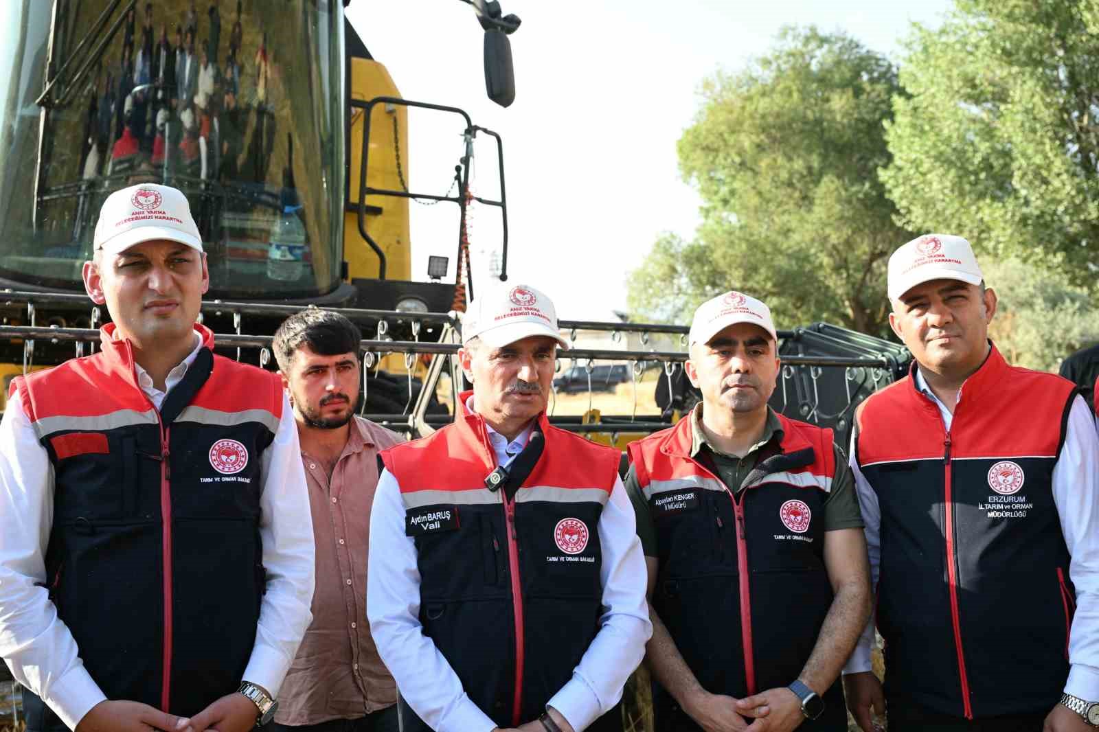 Erzurum Valisi Baruş’tan meslek lisesinde buğday hasadı