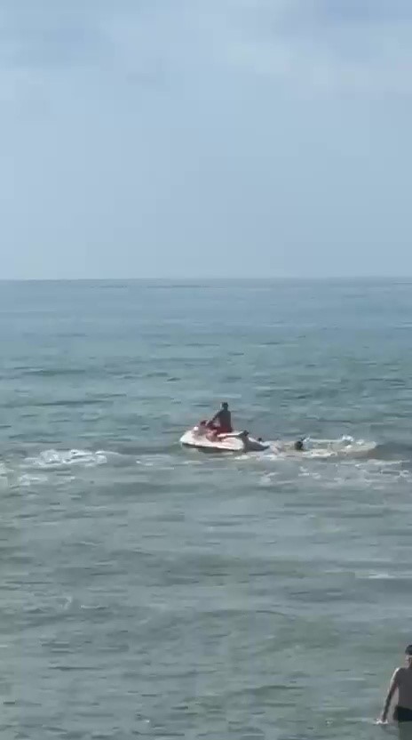 Akçakoca’da 3 kişi boğulma tehlikesi geçirdi