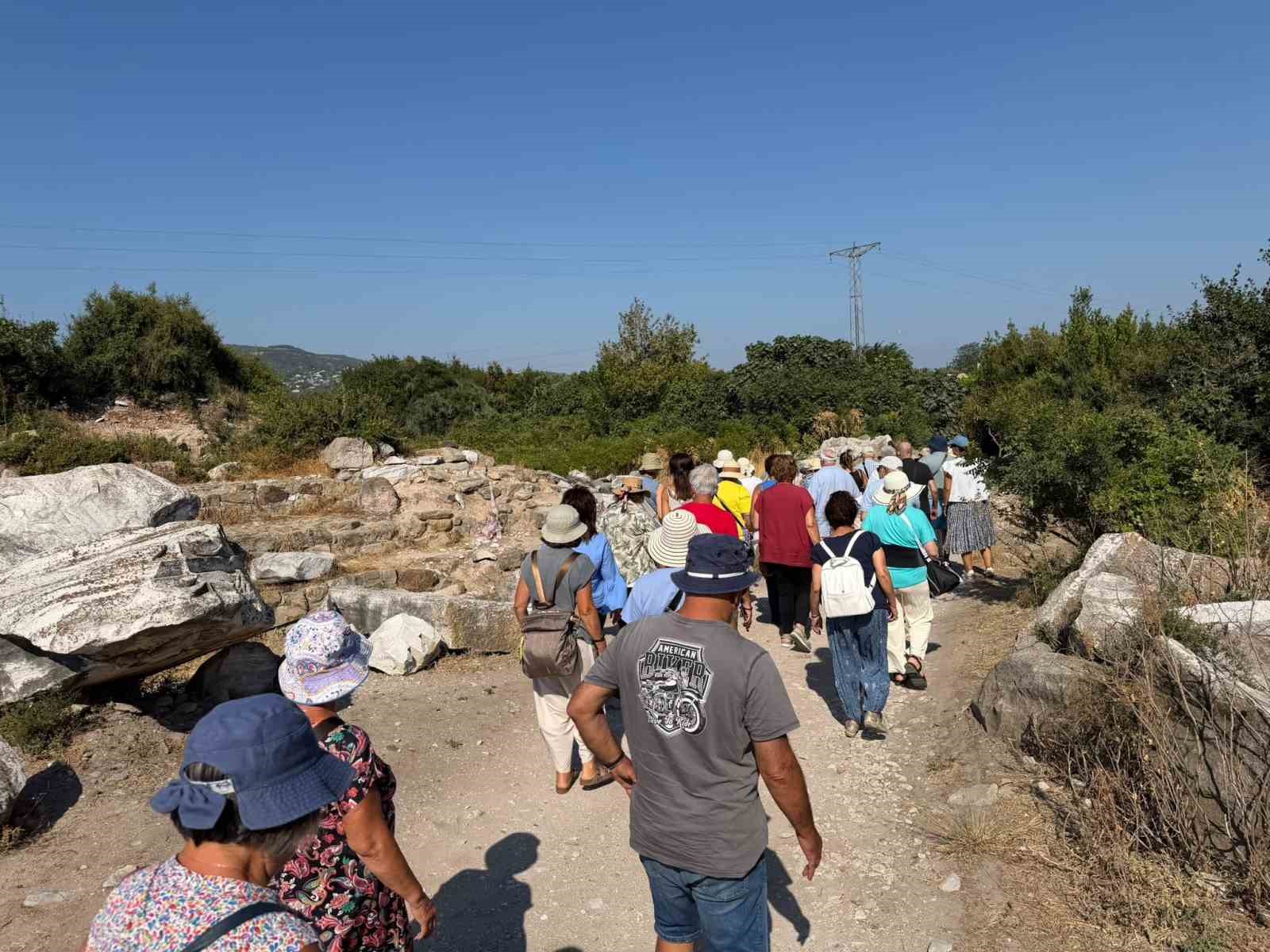 Yunan turistlerden Kyzikos Antik Kenti’ne ziyaret