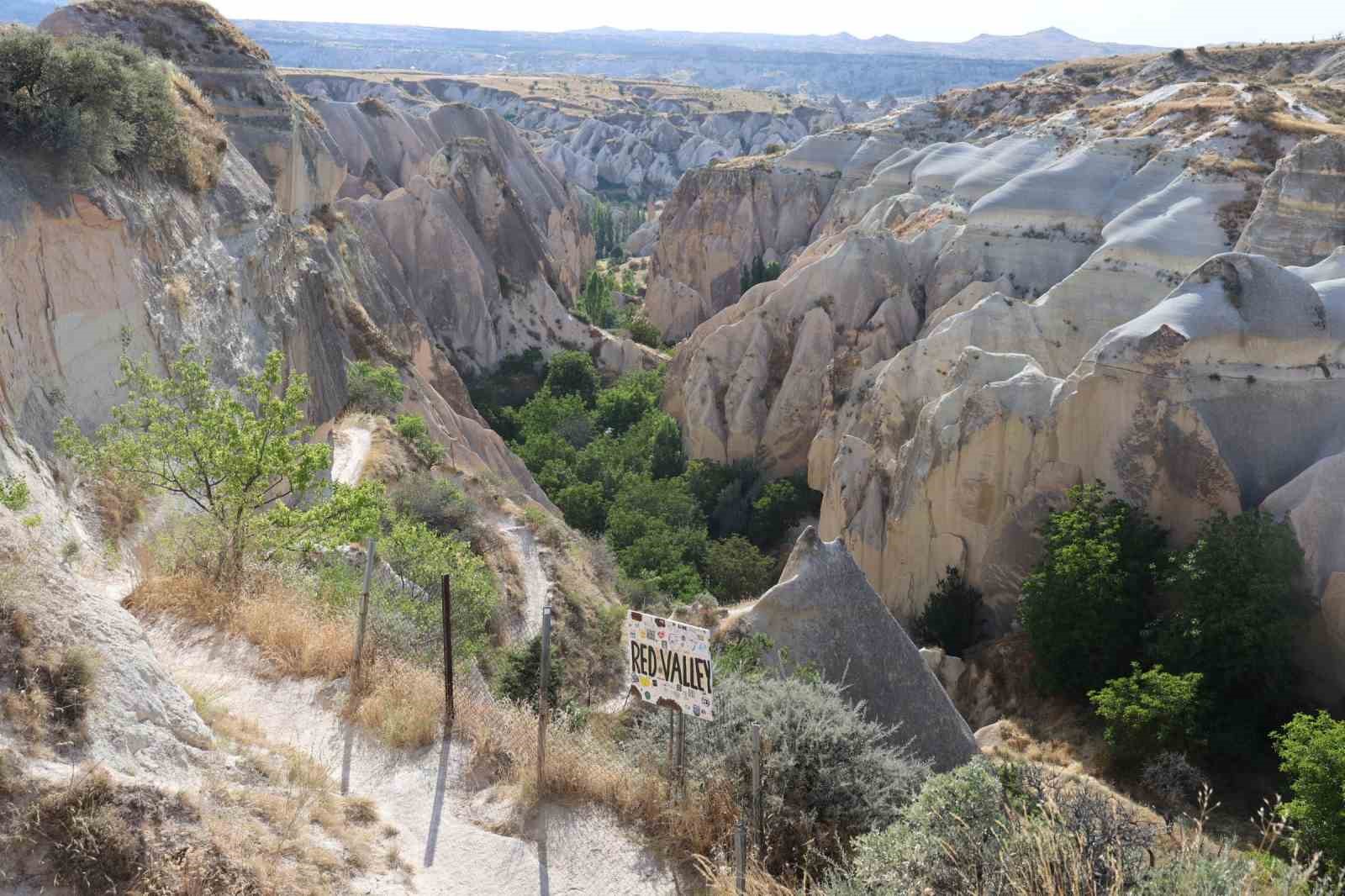 Ömrünün yarısından fazlasını turistlere adadı