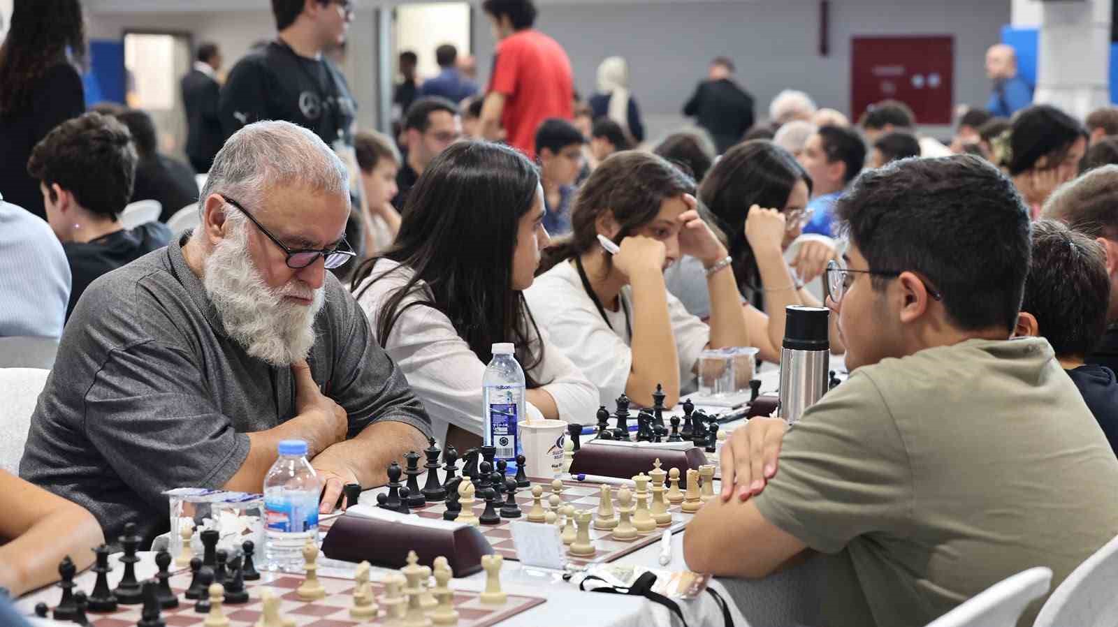 Sultangazi’de uluslararası satranç heyecanı başladı