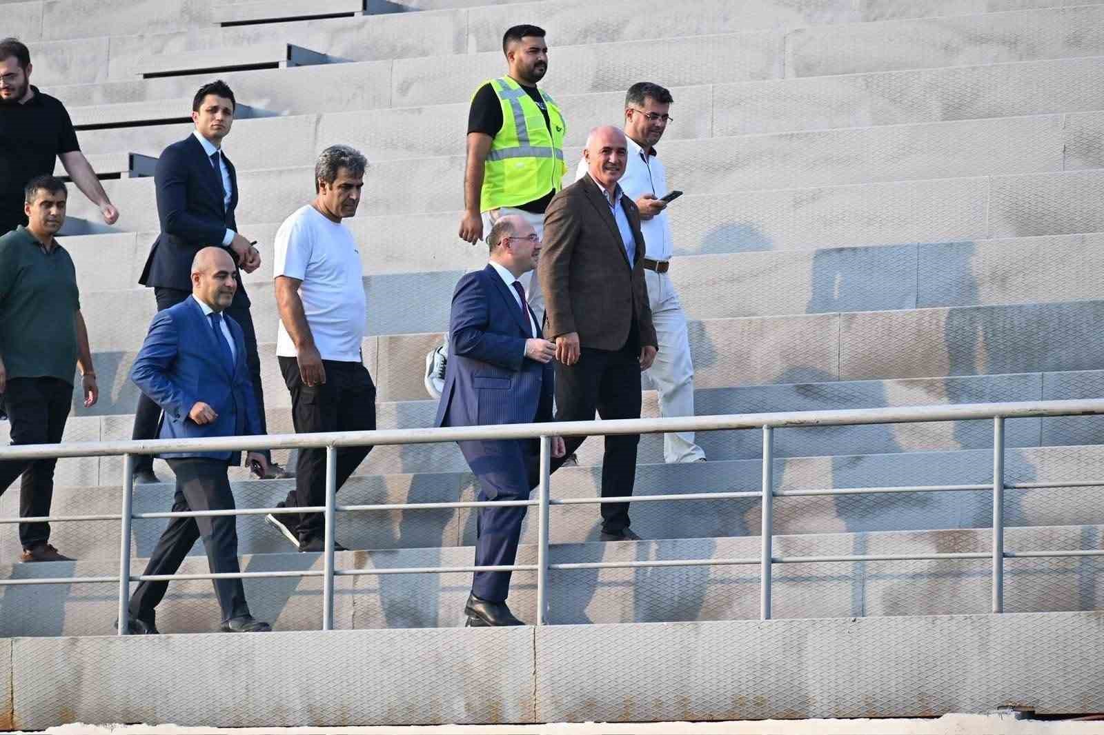 Osmaniye 7 Ocak Stadyumu’nda çalışmalar yüzde 75’e ulaştı