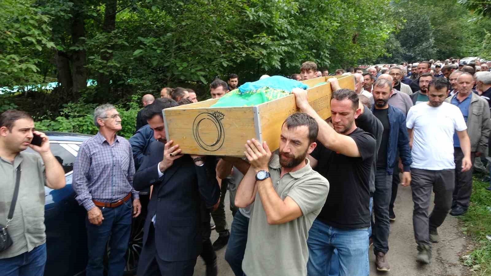 Aynı eve gelin gittiler, birlikte vefat ettiler