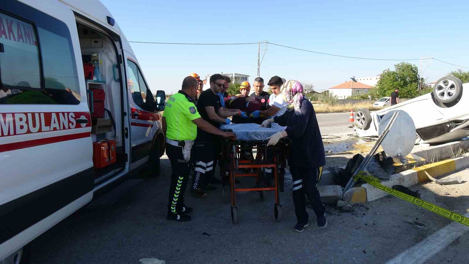 Karaman’da feci kaza: 2’si çocuk 6 yaralı