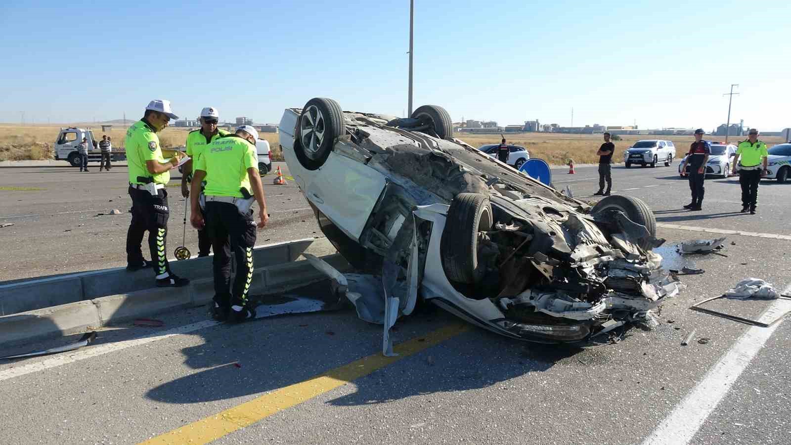 Karaman’da feci kaza: 2’si çocuk 6 yaralı