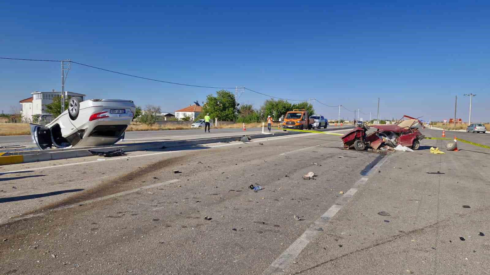 Karaman’da feci kaza: 2’si çocuk 6 yaralı