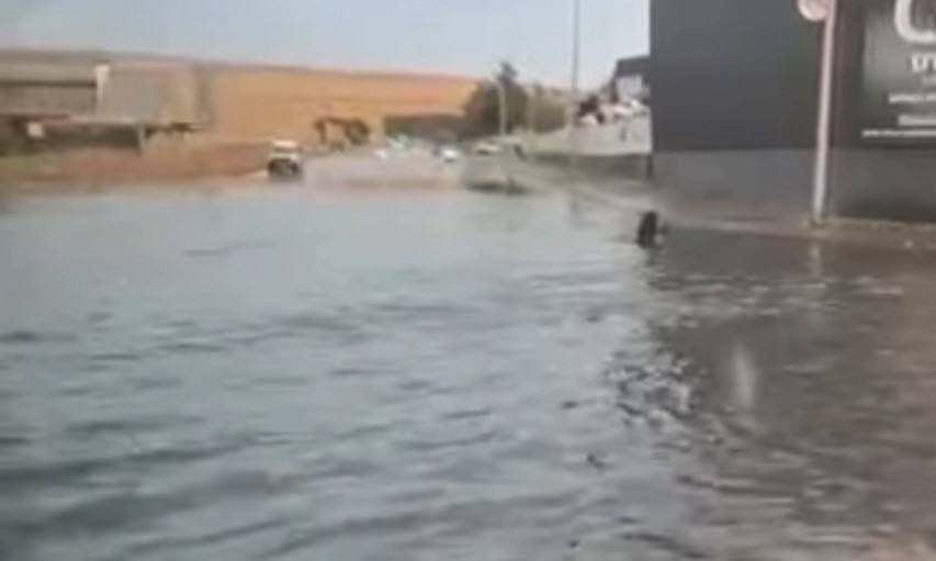 Gaziantep’te sağanak yağış cadde ve sokakları göle çevirdi