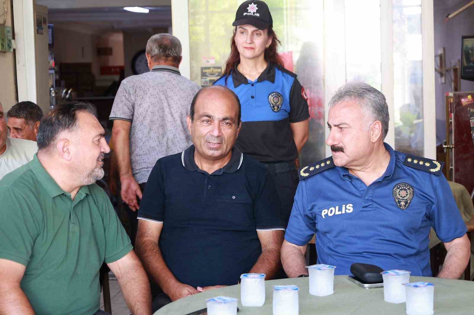 Mersin Emniyet Müdürü Aktaş, vatandaşlarla bir araya geldi