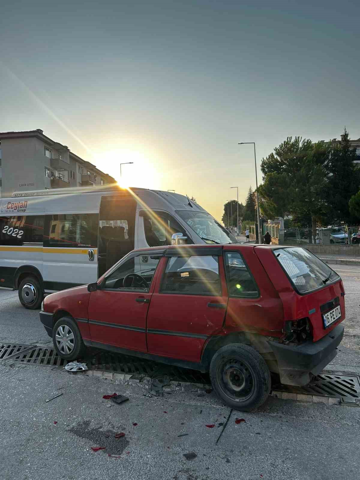 Bursa’da feci kaza: 1’i ağır 4 yaralı