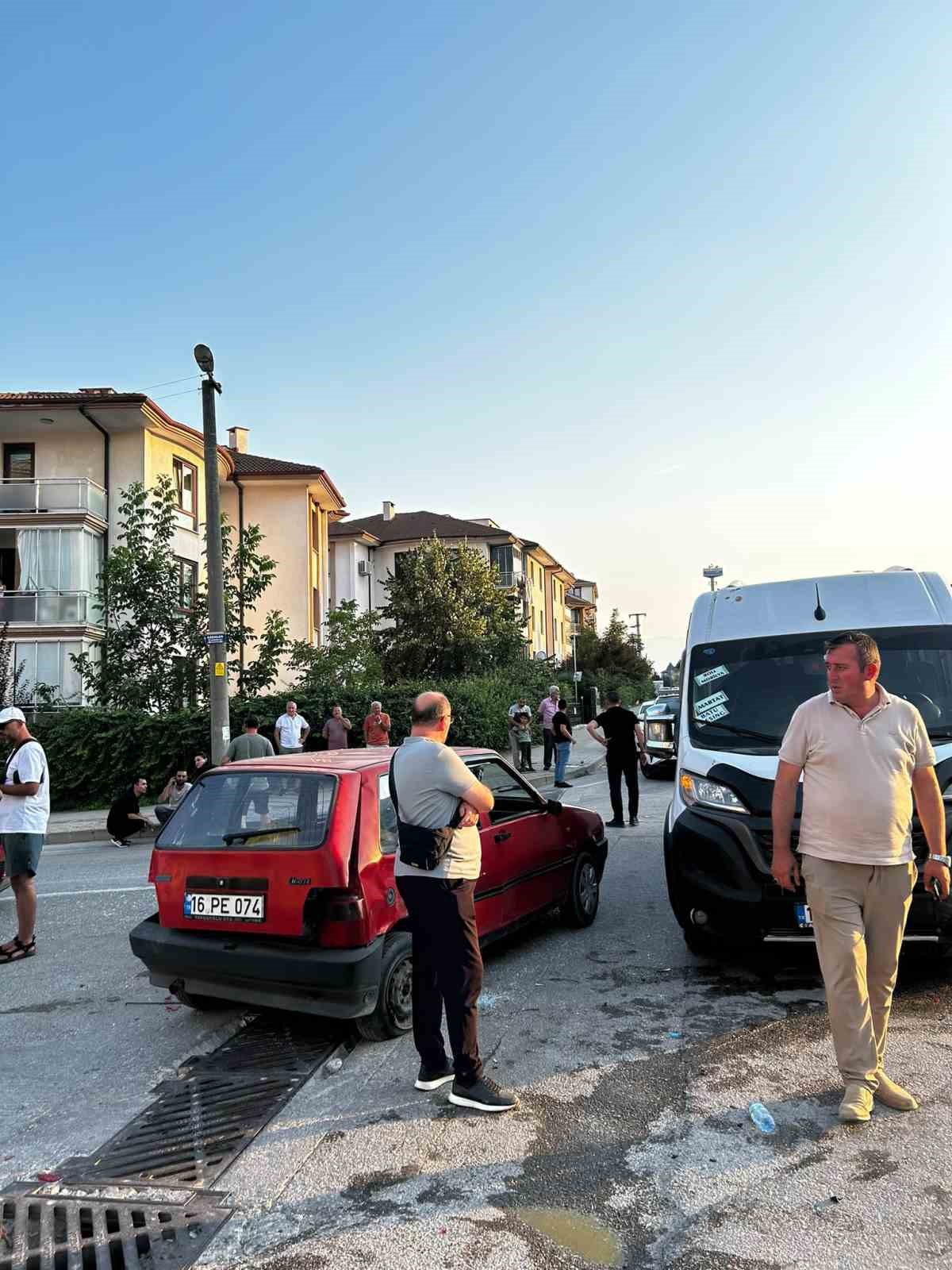Bursa’da feci kaza: 1’i ağır 4 yaralı