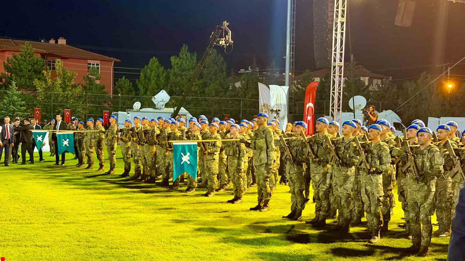 TBMM Baskanı Kurtulmuş: "Artık önümüzde yeni bir kapı açılmış, yeni bir yolun başlangıcındayız"